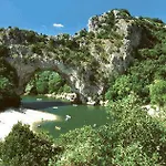 Roulottes Et De Saint Cerice Vogüé