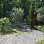 Roulottes Et De Saint Cerice Vogüé