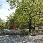 Roulottes Et De Saint Cerice Vogüé
