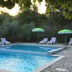 Roulottes Et De Saint Cerice Kemping *