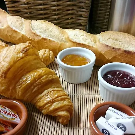 Roulottes Et De Saint Cerice Vogue