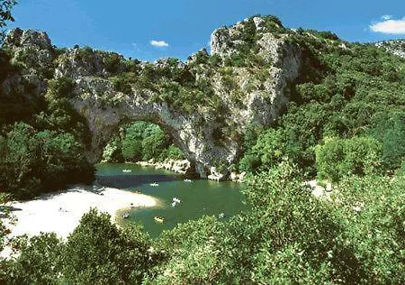 Roulottes Et De Saint Cerice Vogue