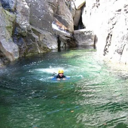 Campeggio Roulottes Et De Saint Cerice *