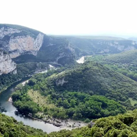 Roulottes Et De Saint Cerice Campeggio Vogue