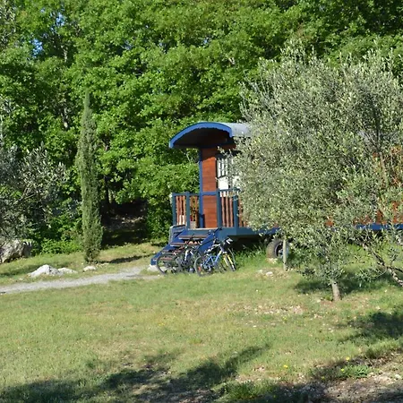 Roulottes Et De Saint Cerice Vogue