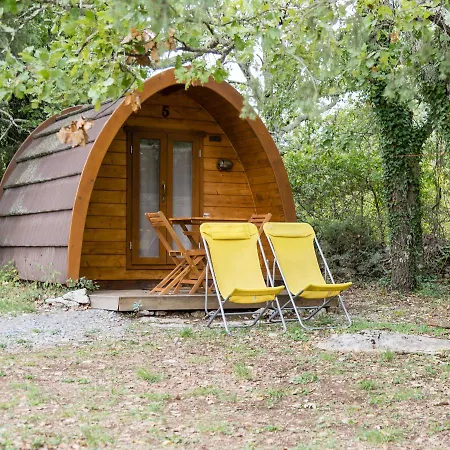 Camping Roulottes Et De Saint Cerice *