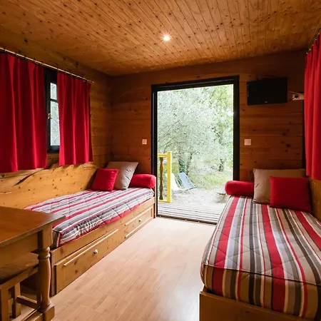 Camping Roulottes Et De Saint Cerice Vogue