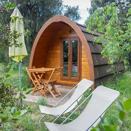 Camping Roulottes Et De Saint Cerice *