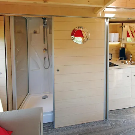 Roulottes Et De Saint Cerice Camping Vogue