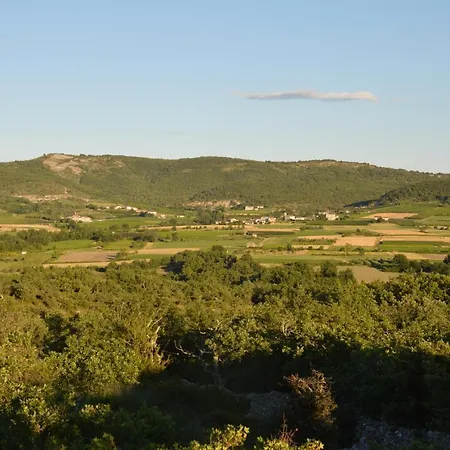 Roulottes Et De Saint Cerice *