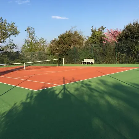 Roulottes Et De Saint Cerice Campsite Vogue