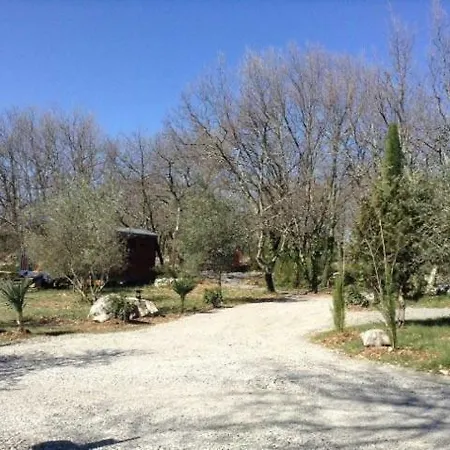 אתר קמפינג Roulottes Et De Saint Cerice