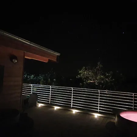 Roulottes Et De Saint Cerice *