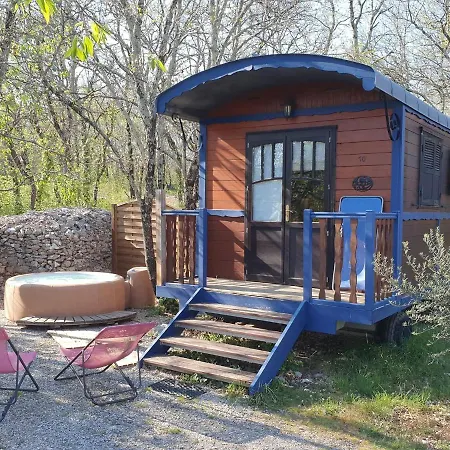 Roulottes Et De Saint Cerice * Vogue